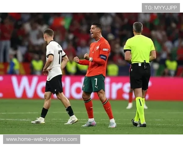 C罗斜插禁区抢点，胜利破密集防守，c罗半场吊射